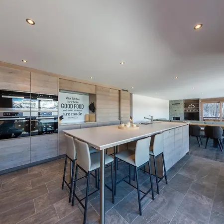 Le Refuge 2 - Access - Close To Lift