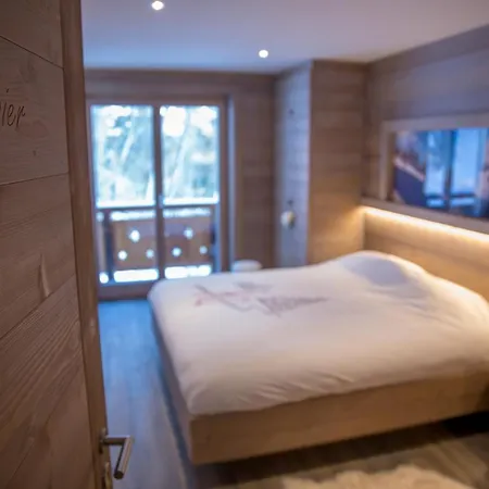 Le Refuge 2 - Access - Close To Lift