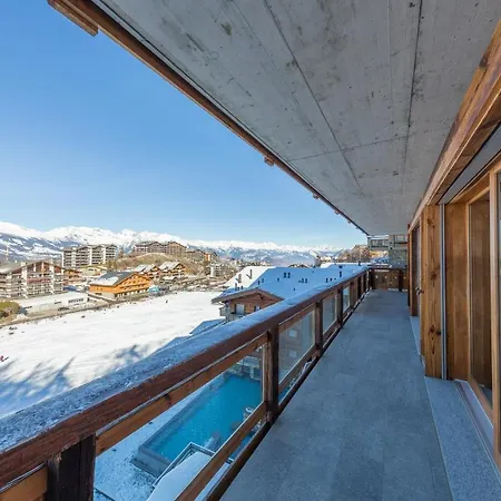 Le Refuge 2 - Access - Close To Lift