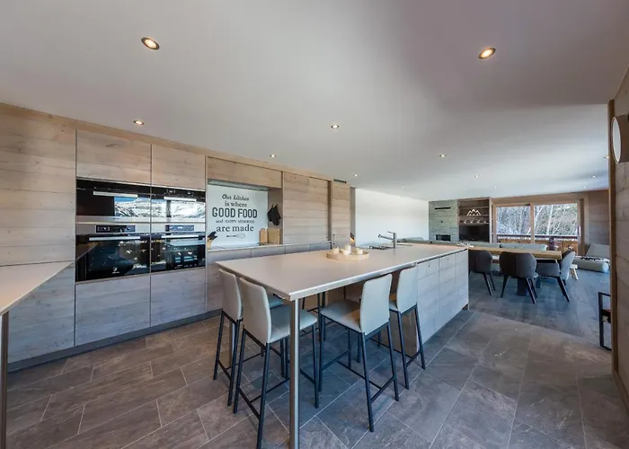 Le Refuge 2 - Access - Close To Lift