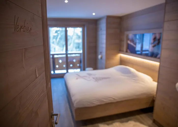 Le Refuge 2 - Access - Close To Lift