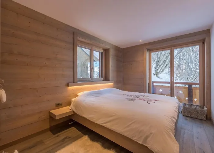 Le Refuge 2 - Access - Close To Lift